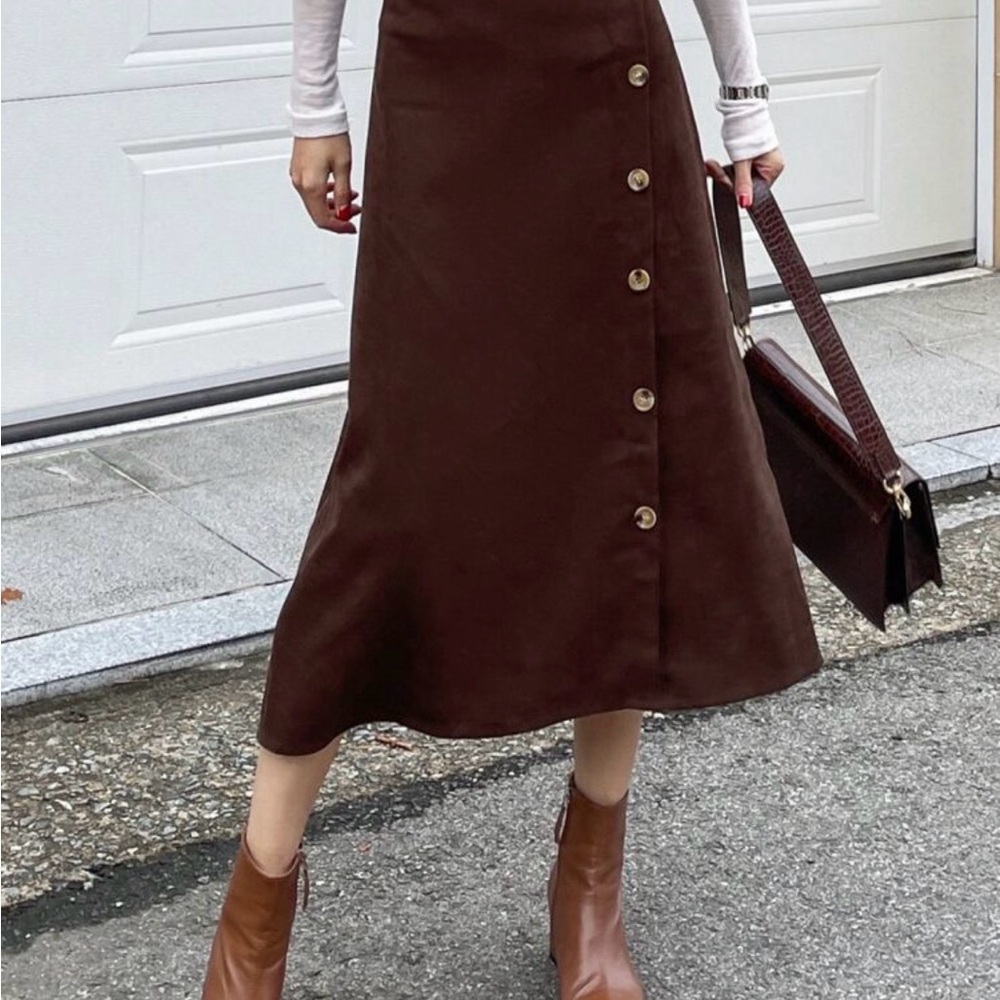 Elegant Brown Button-Down Corduroy Skirt